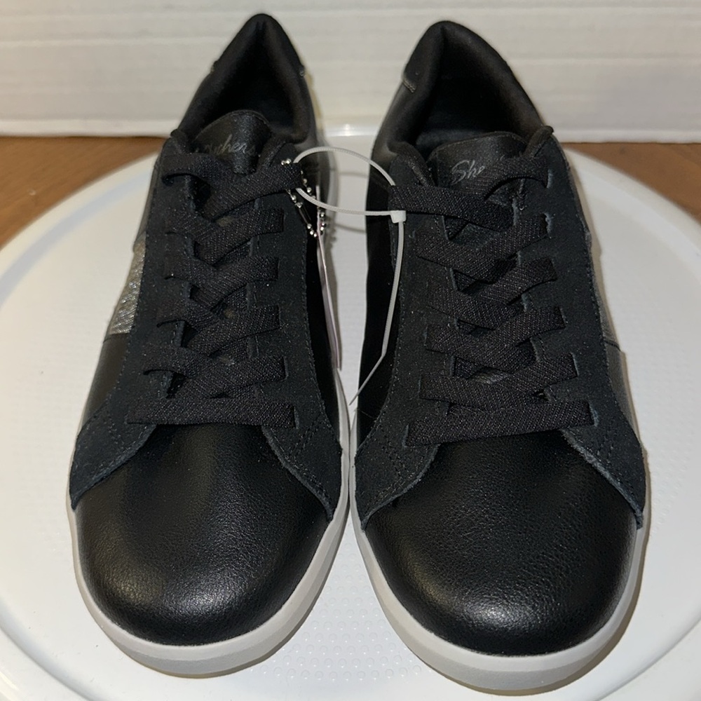 🆕Skechers Sneakers - Picture 2 of 8